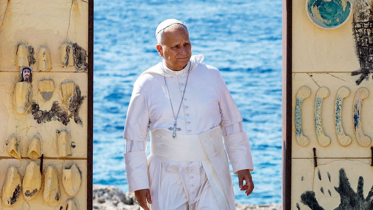 First American Pope Honors US Immigration Legacy at 250 - Image 4