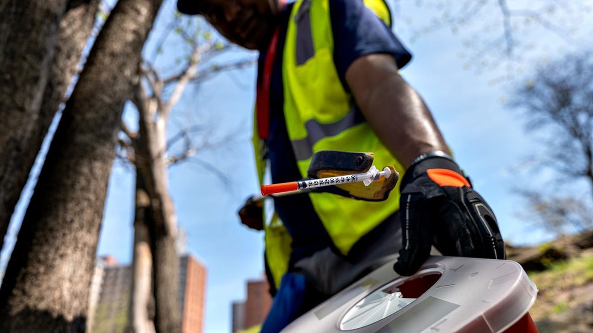 NYC Program Cleans Up 2.3M Needles, Cuts Litter by 60% - Image 5