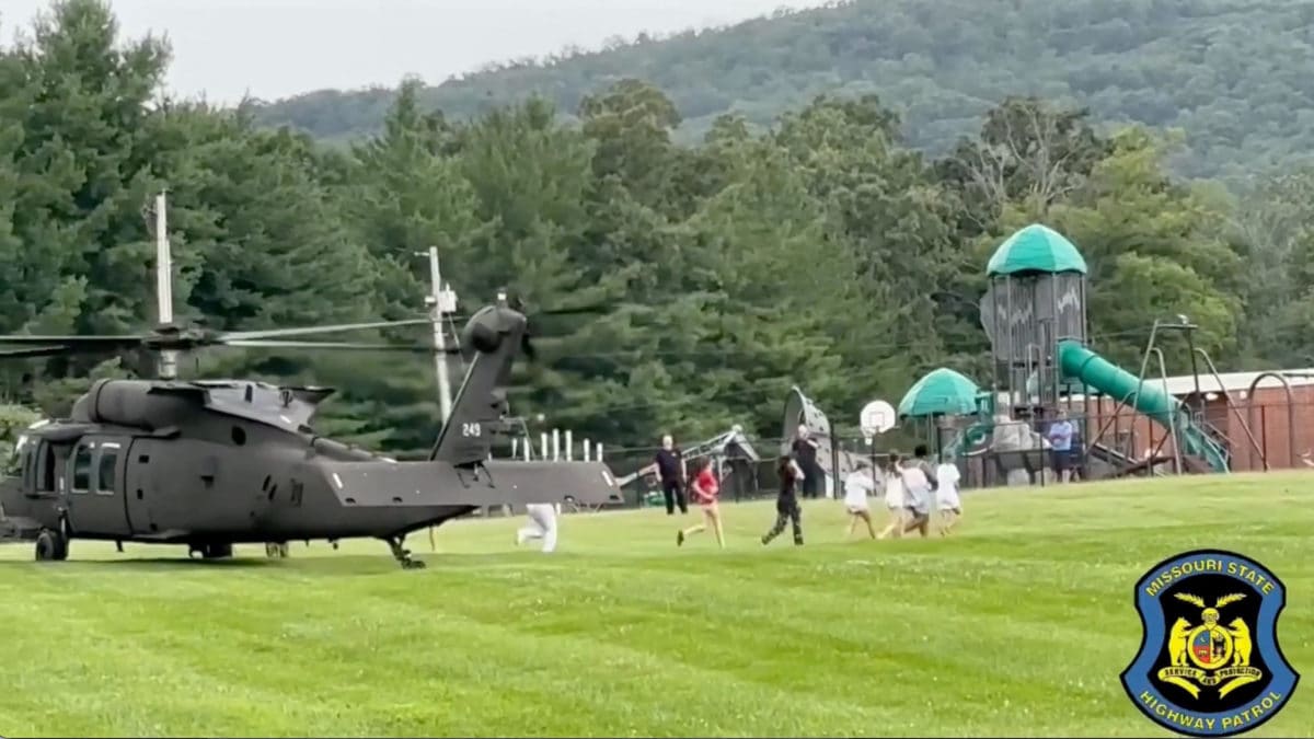 Black Hawks rescue 202 campers from Missouri flood zone - Image 3