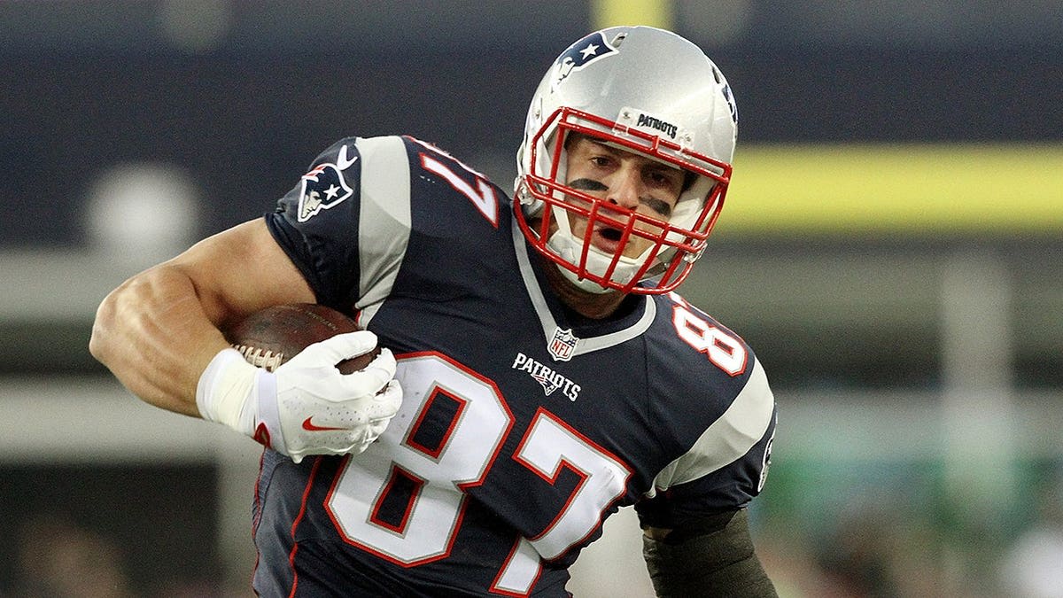 Gronkowski to Caitlin Clark: Keep Shutting Up the Haters - Image 5