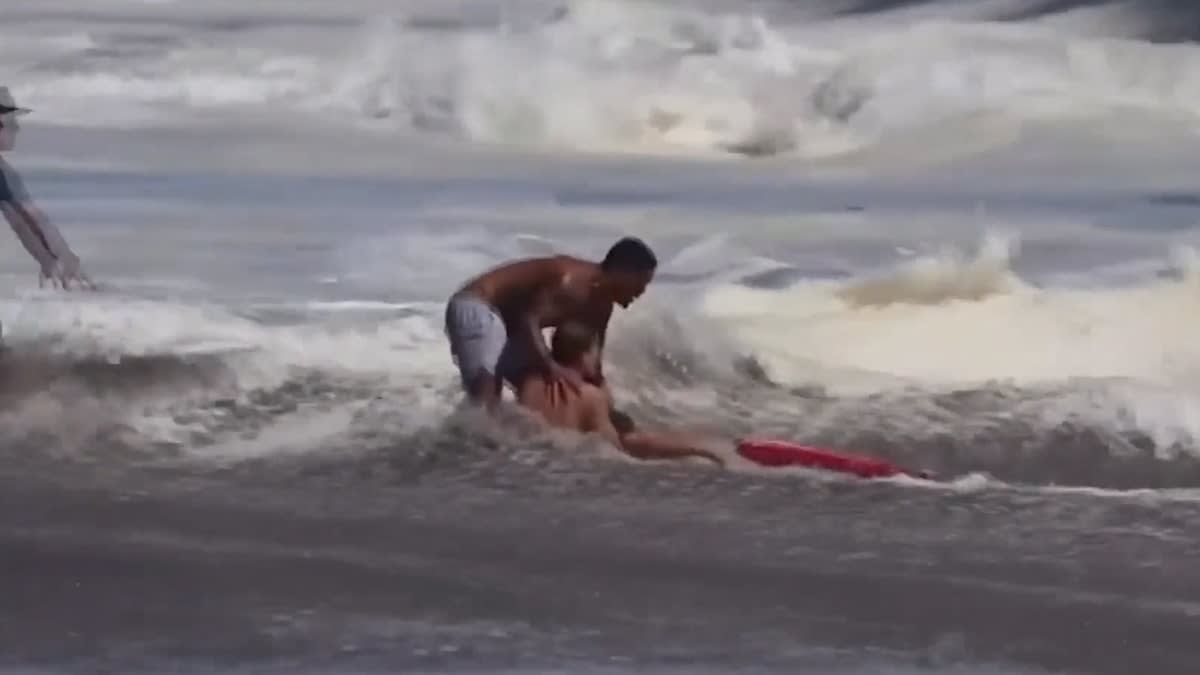 Teen Lifeguard Battles Monster Waves to Save 10-Year-Old - Image 2
