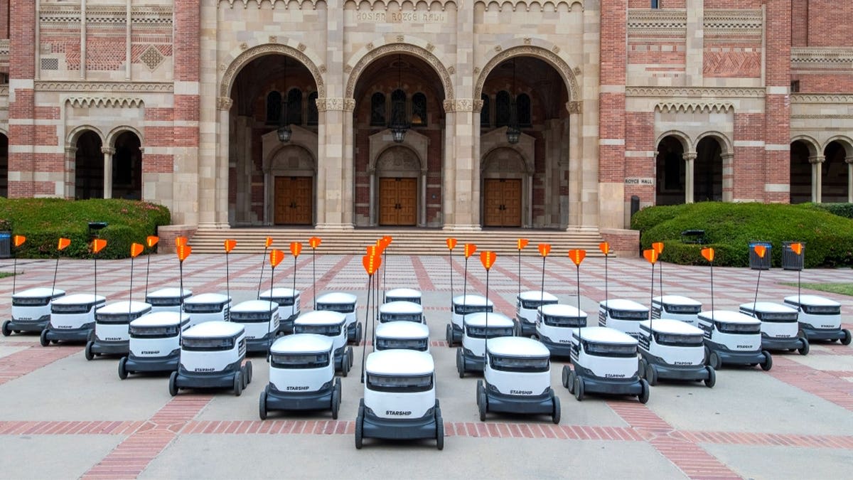 1,200 Campus Robots Now Delivering Groceries in Cities - Image 3