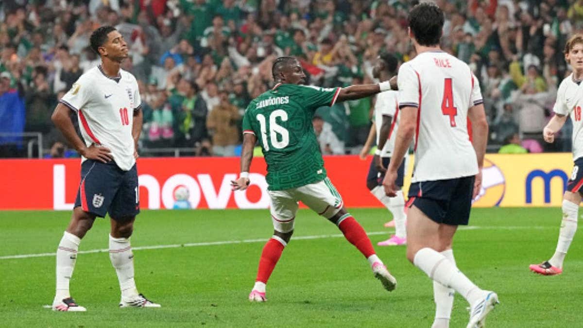 England Wins 3-2 at Azteca in Historic World Cup Thriller - Image 5