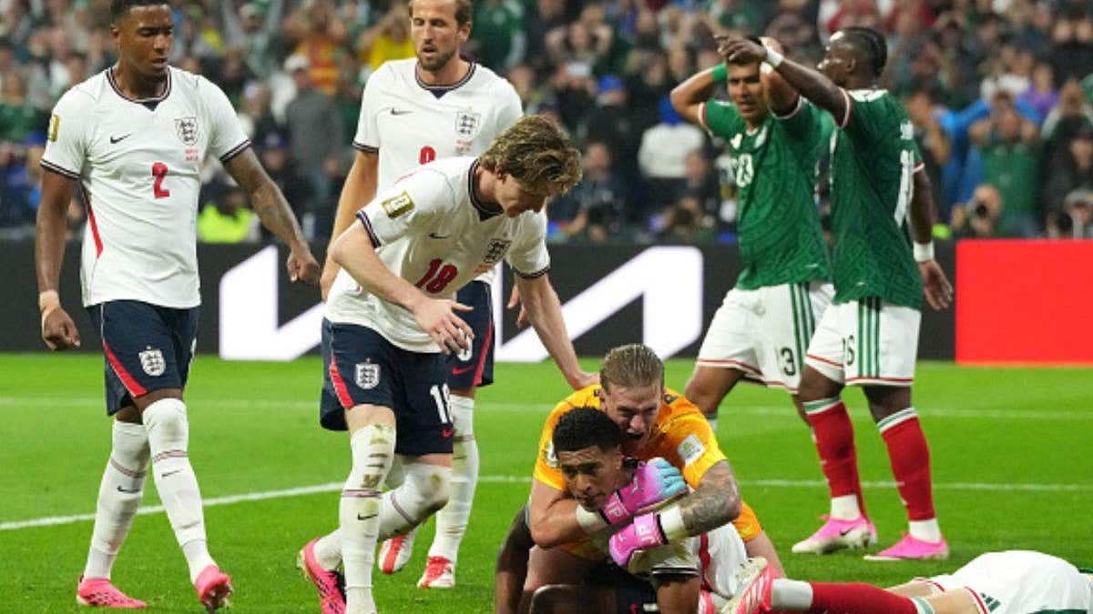 England Wins 3-2 at Azteca in Historic World Cup Thriller - Image 4