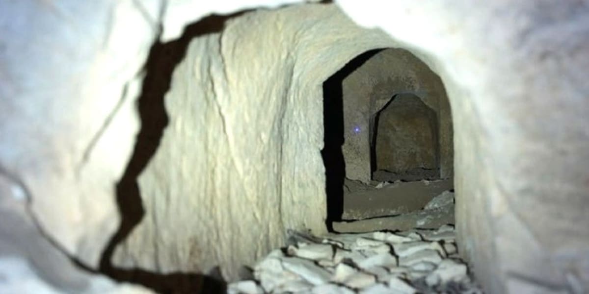 Jerusalem Police Stumble on 2,000-Year-Old Burial Cave - Image 2