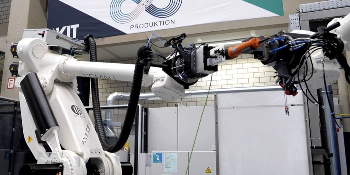 Robot Learns to Fix Broken Machines on the Fly - Image 2