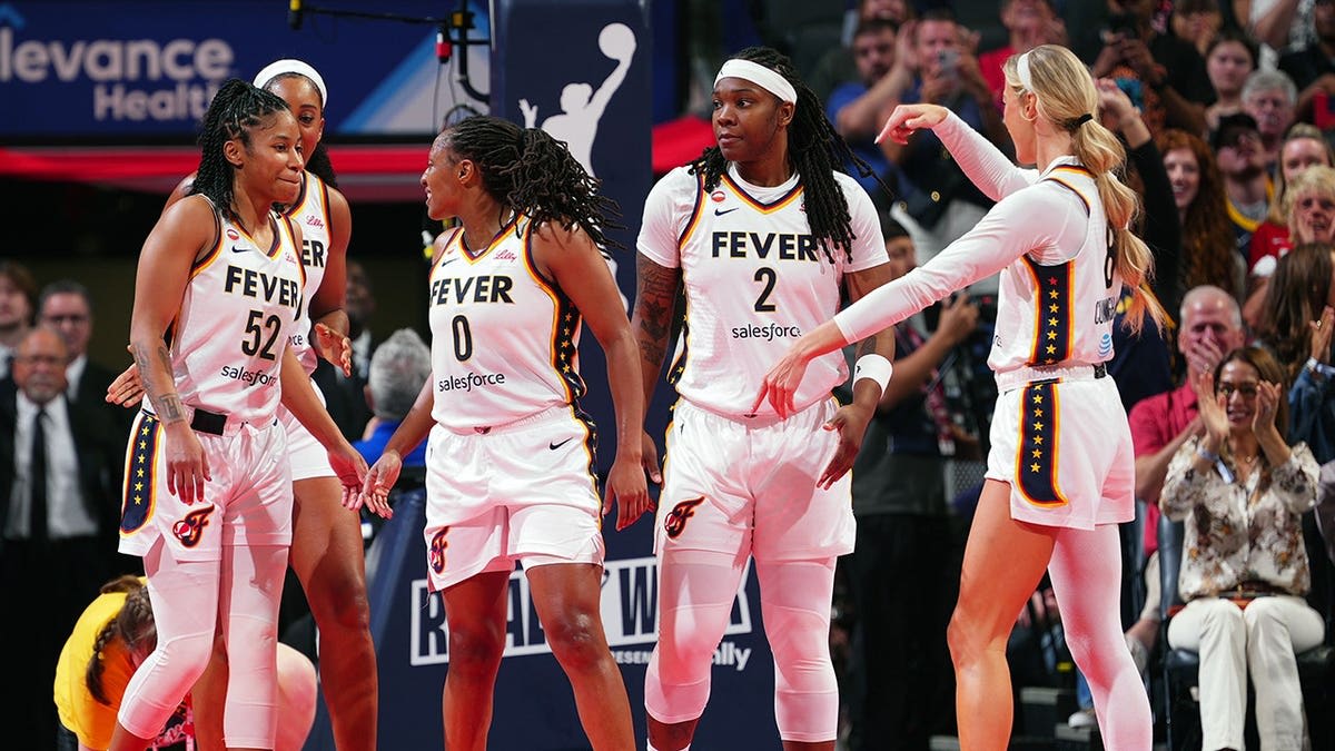 Indiana Fever Win Seventh Straight Behind Clark and Mitchell - Image 4