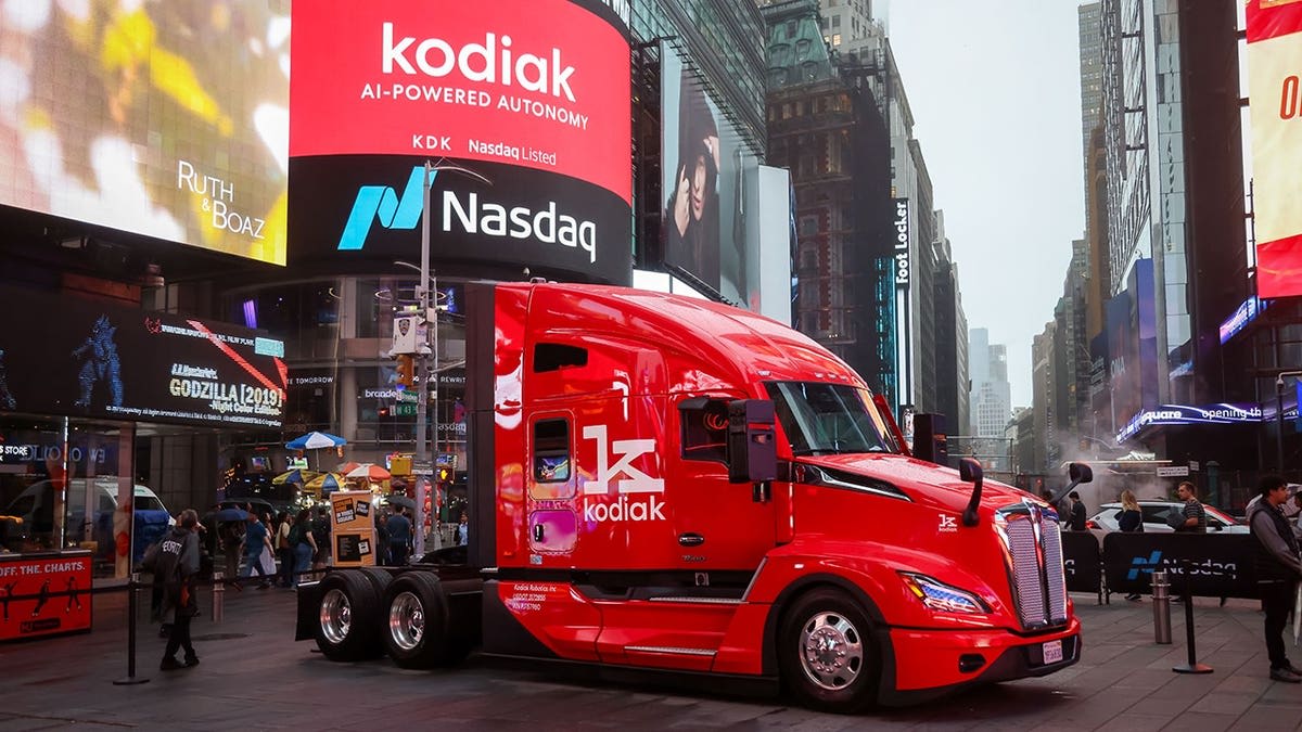 Atlas Expands Driverless Truck Fleet to 100 by 2027 - Image 3