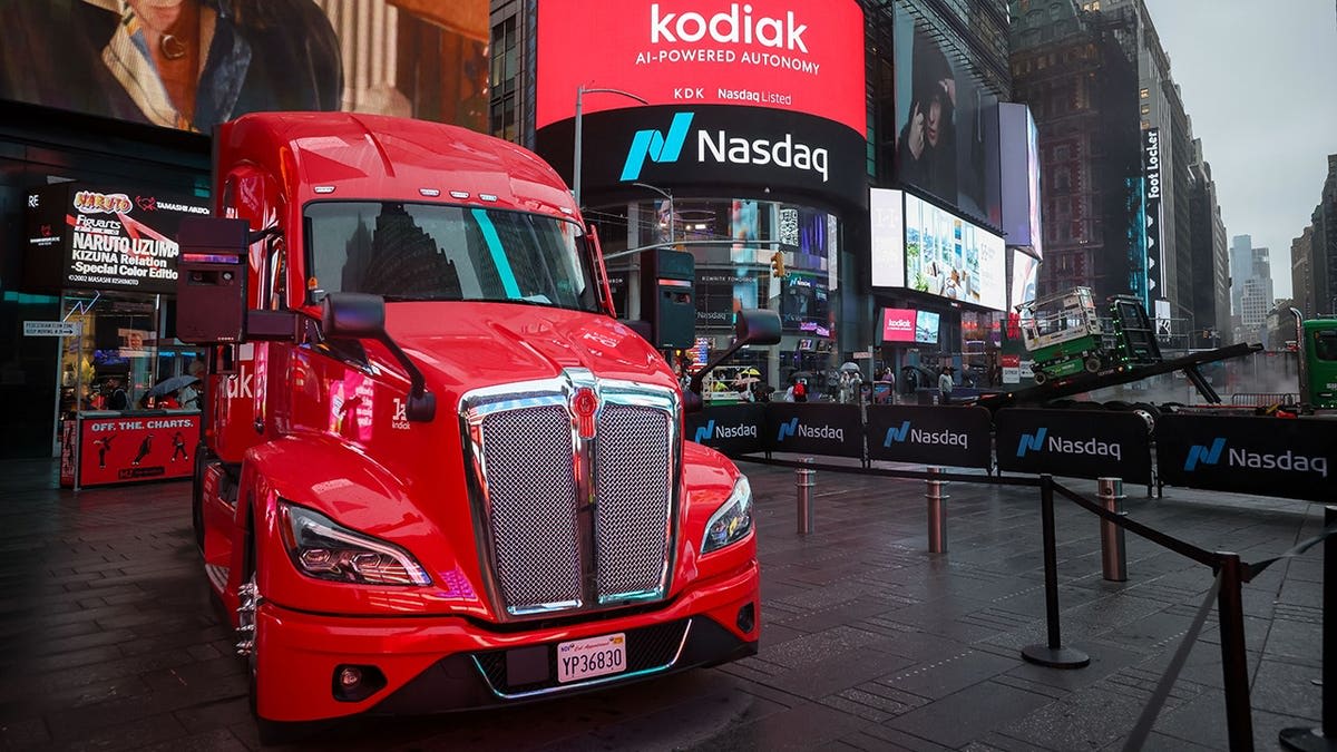 Atlas Expands Driverless Truck Fleet to 100 by 2027 - Image 4