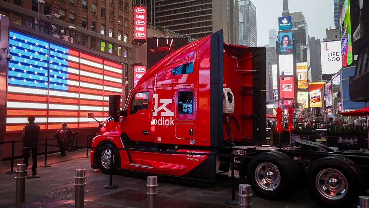 Atlas Expands Driverless Truck Fleet to 100 by 2027 - Image 5