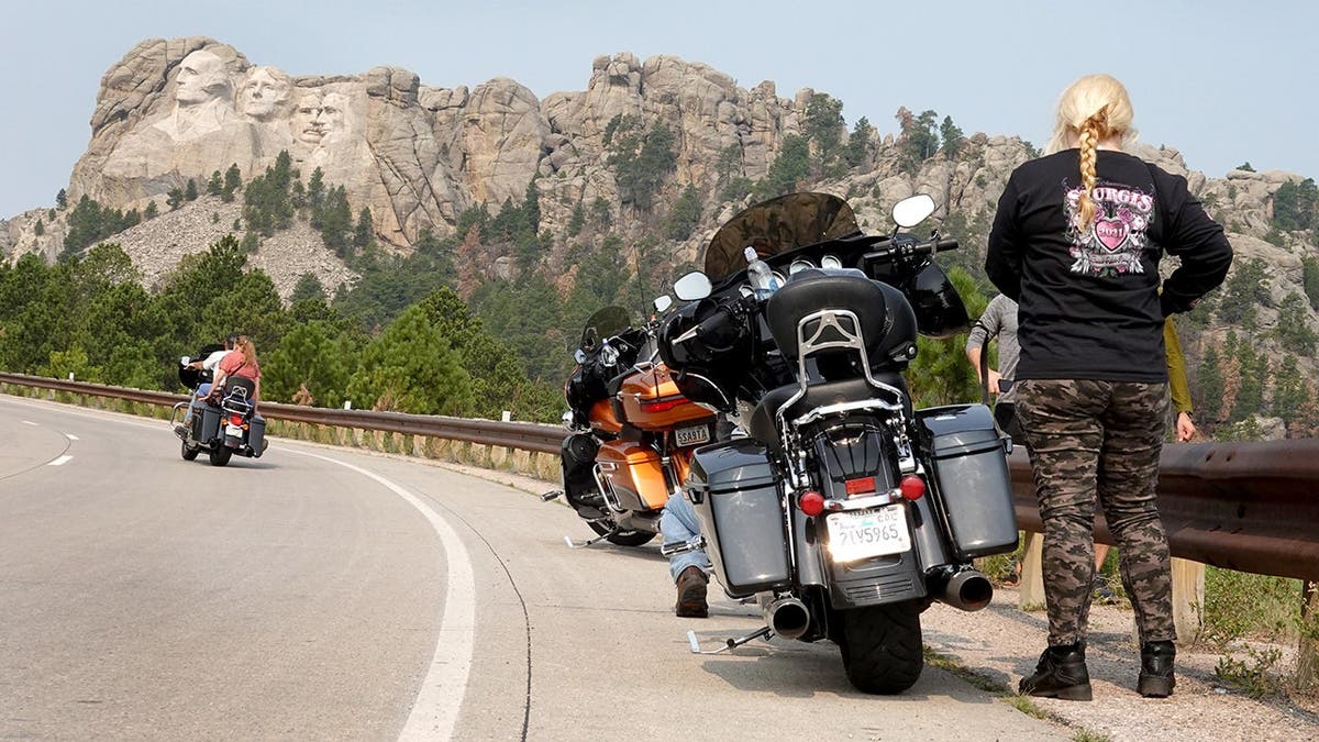 500,000 Bikers Transform Tiny Town Into Hope on Wheels - Image 5