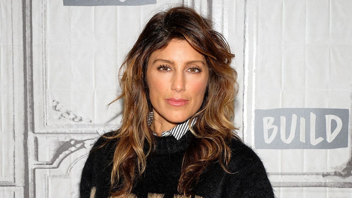 Jennifer Esposito Bets on Herself, Finds Peace in Paris - Image 4
