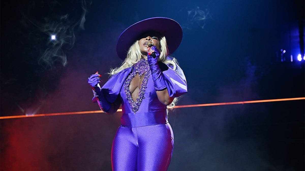 Mary J. Blige: Faith Helped Me Save My Career - Image 3