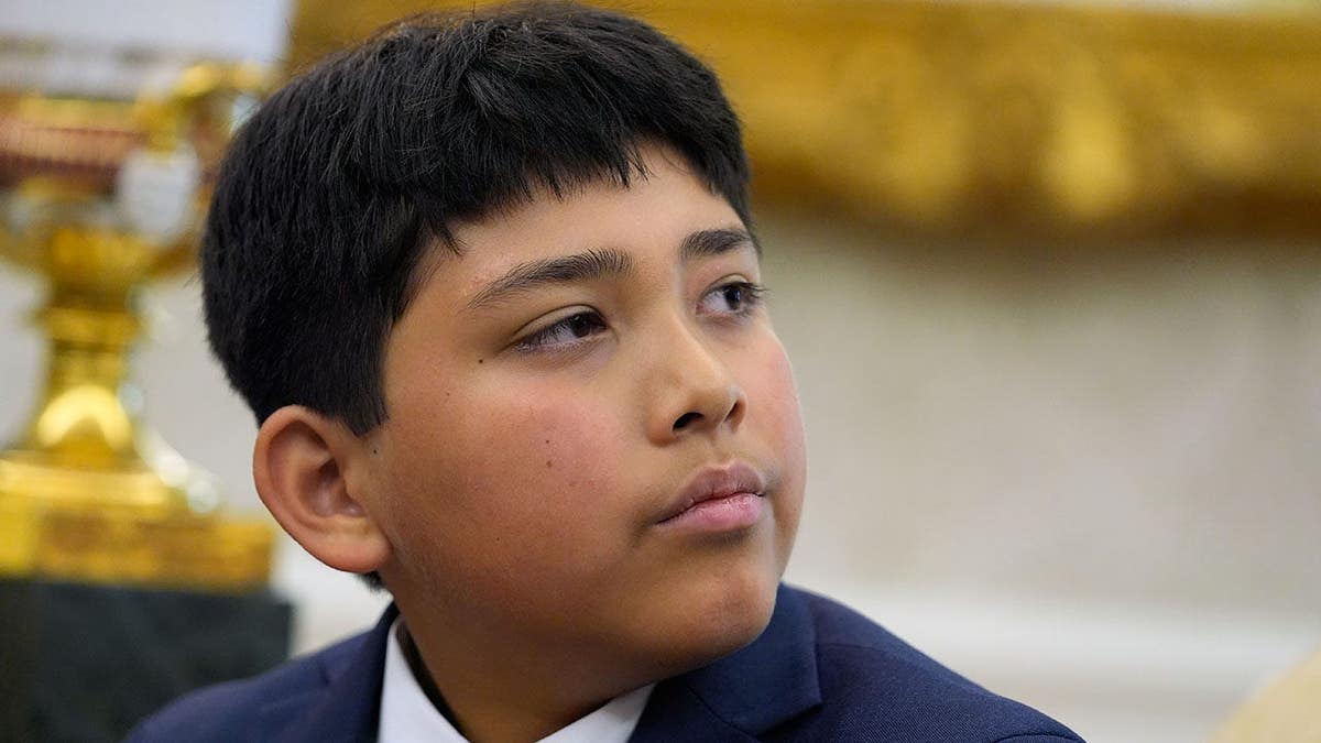 Teen Lifeguard Meets President After Viral Beach Rescue - Image 4