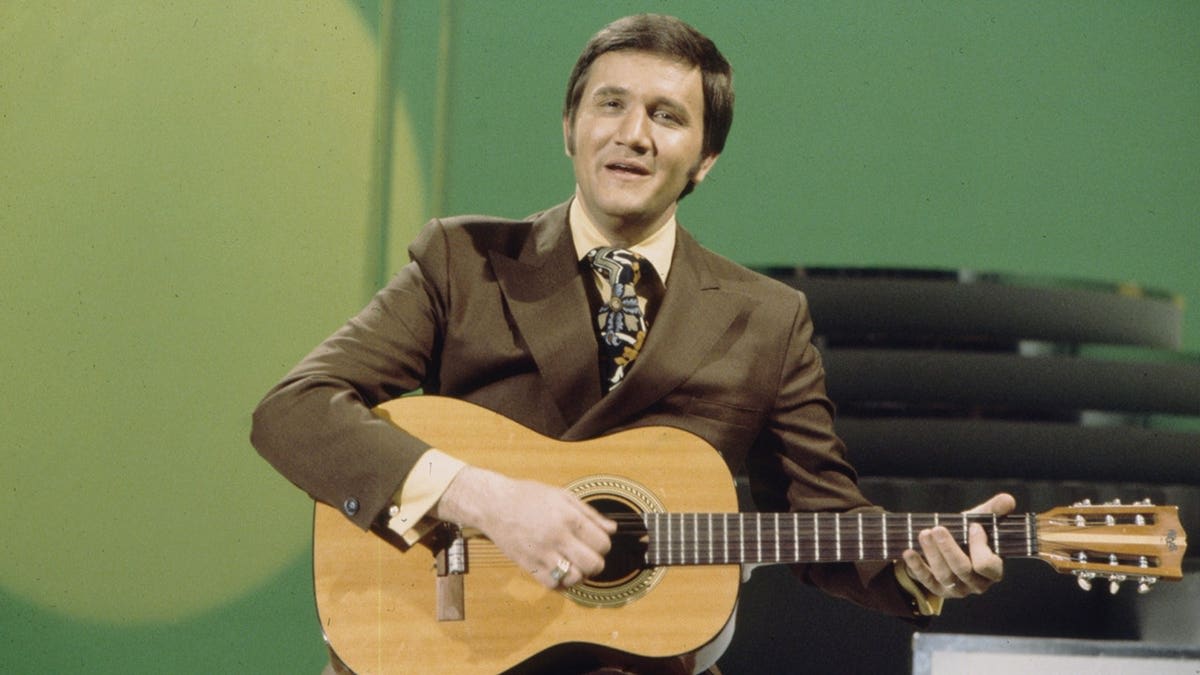Roger Miller's Stolen Guitar Led to Grammy Hall of Fame - Image 4