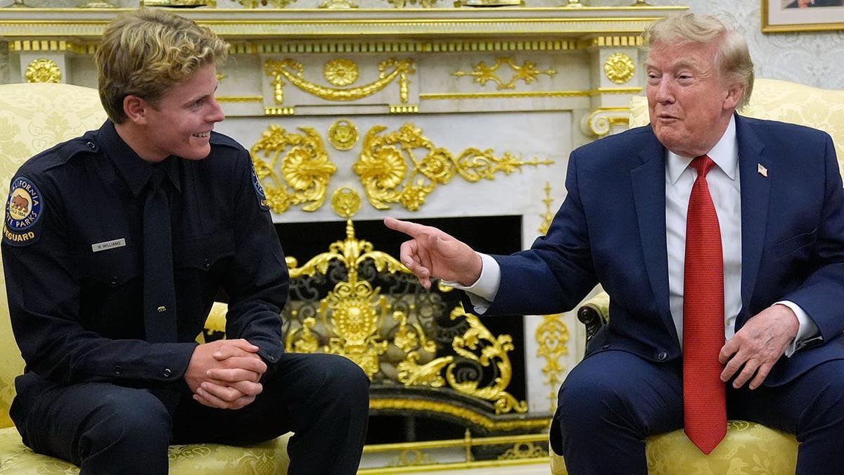 Teen Lifeguard Meets President After Viral Beach Rescue - Image 3