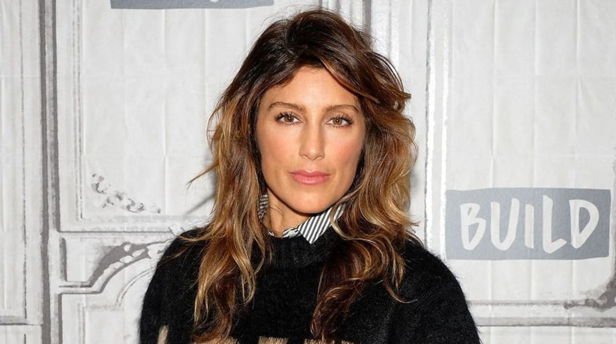 Jennifer Esposito Bets on Herself, Finds Peace in Paris - Image 3
