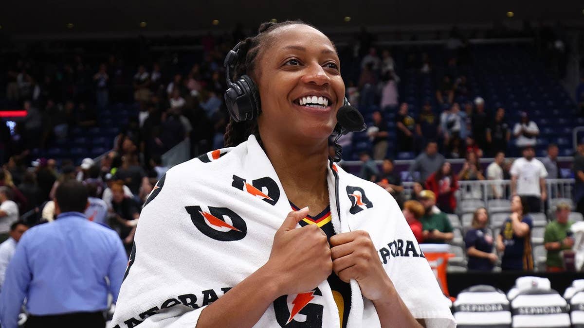 Kelsey Mitchell Breaks WNBA Scoring Record in Fever Win - Image 4