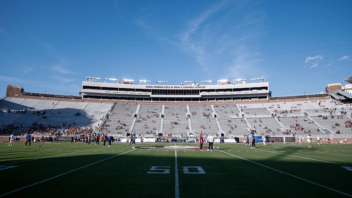 FSU-SMU Game Goes Old-School After Stadium Blackout - Image 5