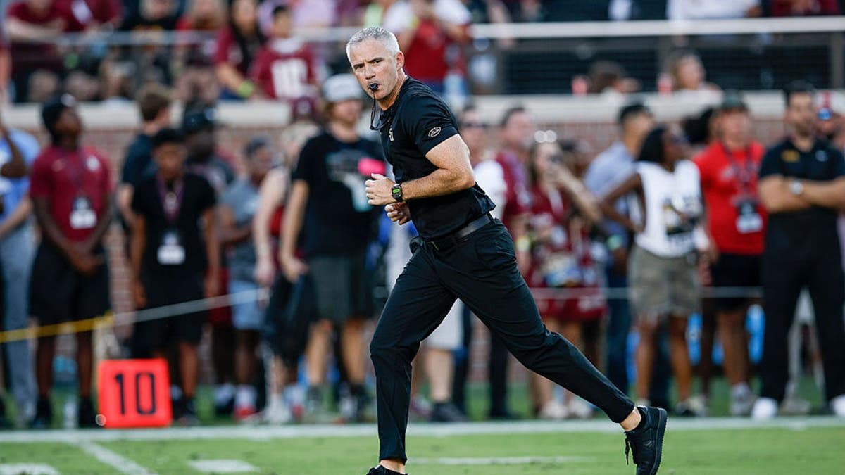 FSU-SMU Game Goes Old-School After Stadium Blackout - Image 4