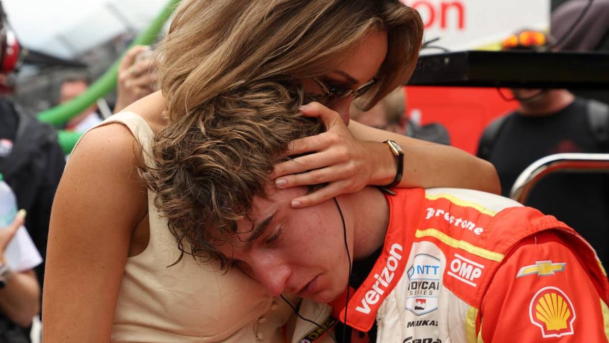 Indy 500's Closest Finish Ever: 220 MPH Side-By-Side Duel - Image 4