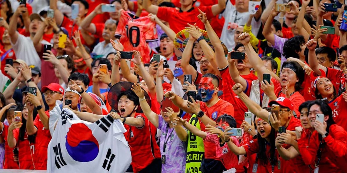 Mexico and South Korea Fans Unite After World Cup Wins - Image 2