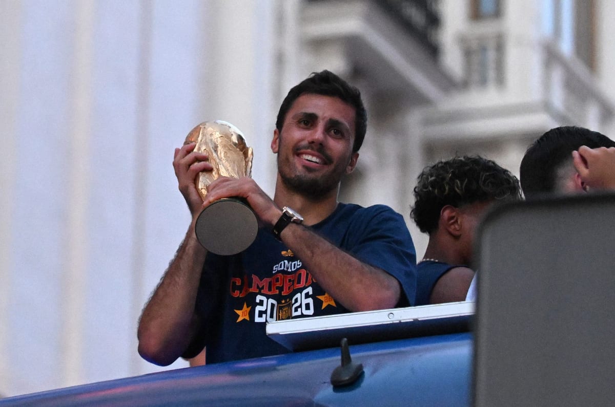 Spain's World Cup Heroes Parade Through Madrid - Image 4