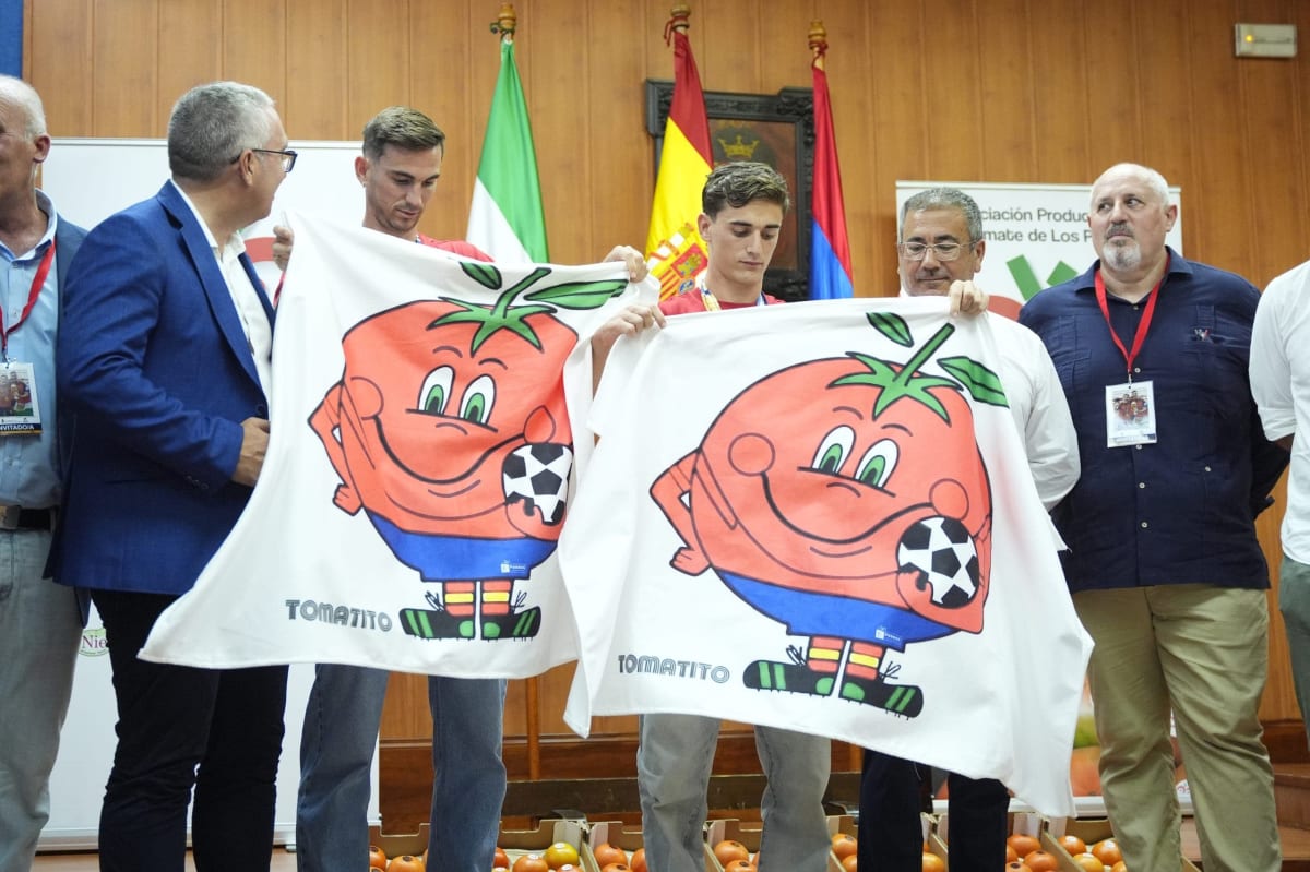 Spanish Stars Get Their Weight in Tomatoes After World Cup - Image 3