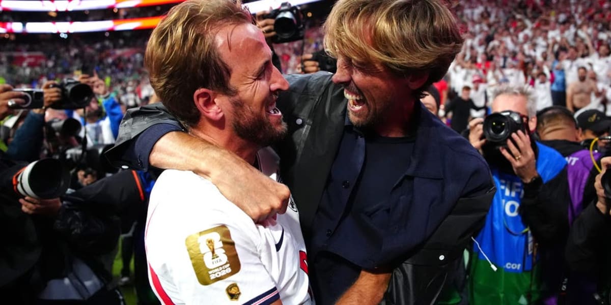 Harry Kane Honors Peter Crouch With England Legacy Cap - Image 2