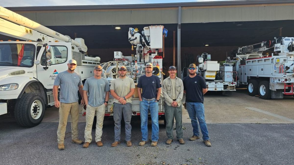 Alabama Students Honor Power Linemen as Community Heroes