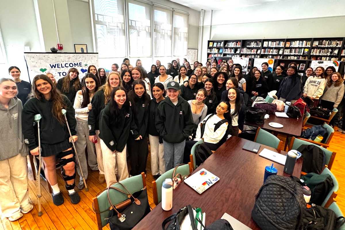 Kansas Girl Gets 140 Letters From NYC School She Picked Randomly