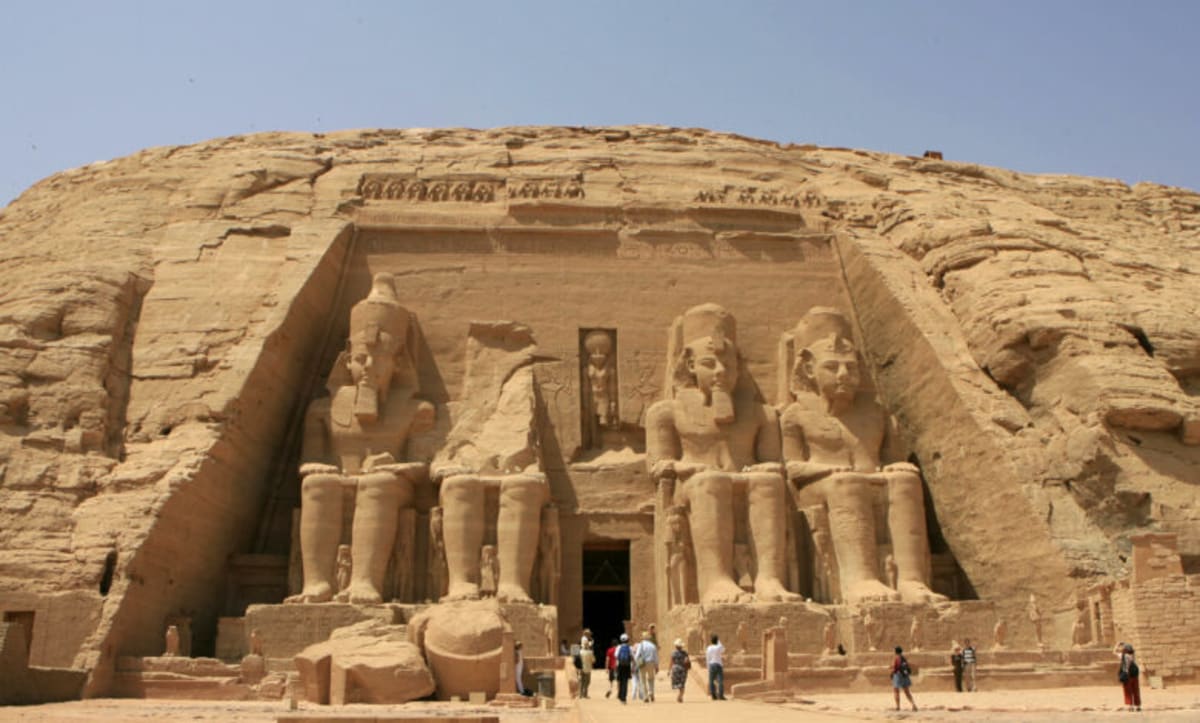 Egypt Hosts Century's Longest Eclipse at Ancient Temples - Image 2