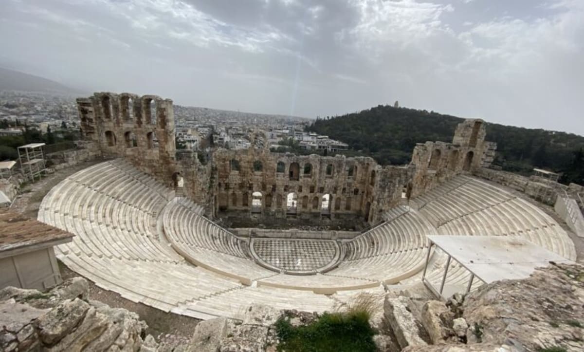 Athens Theater Built in 161 CE Still Hosts Sold-Out Shows - Image 2