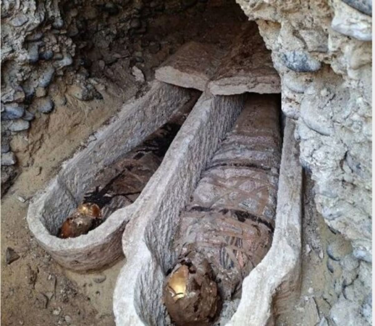 Spanish Team Finds Golden-Tongued Mummies in Egypt Tomb - Image 2