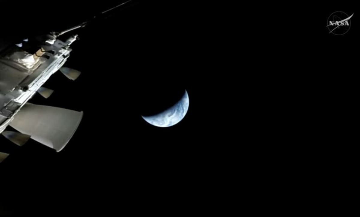 Artemis II Crew Returns Home After Record Moon Journey - Image 2