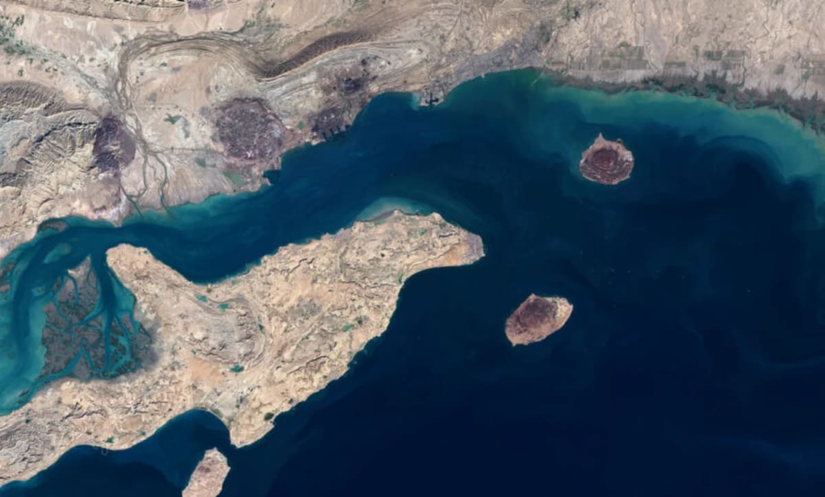 Strait of Hormuz Reopens Friday After US-Iran Deal - Image 2