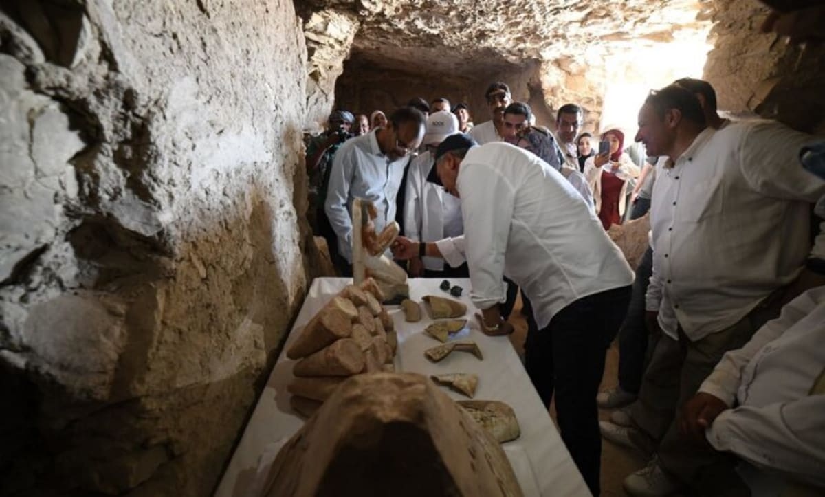 Egypt Unearths 3,500-Year-Old Coffins Hidden in Luxor - Image 2