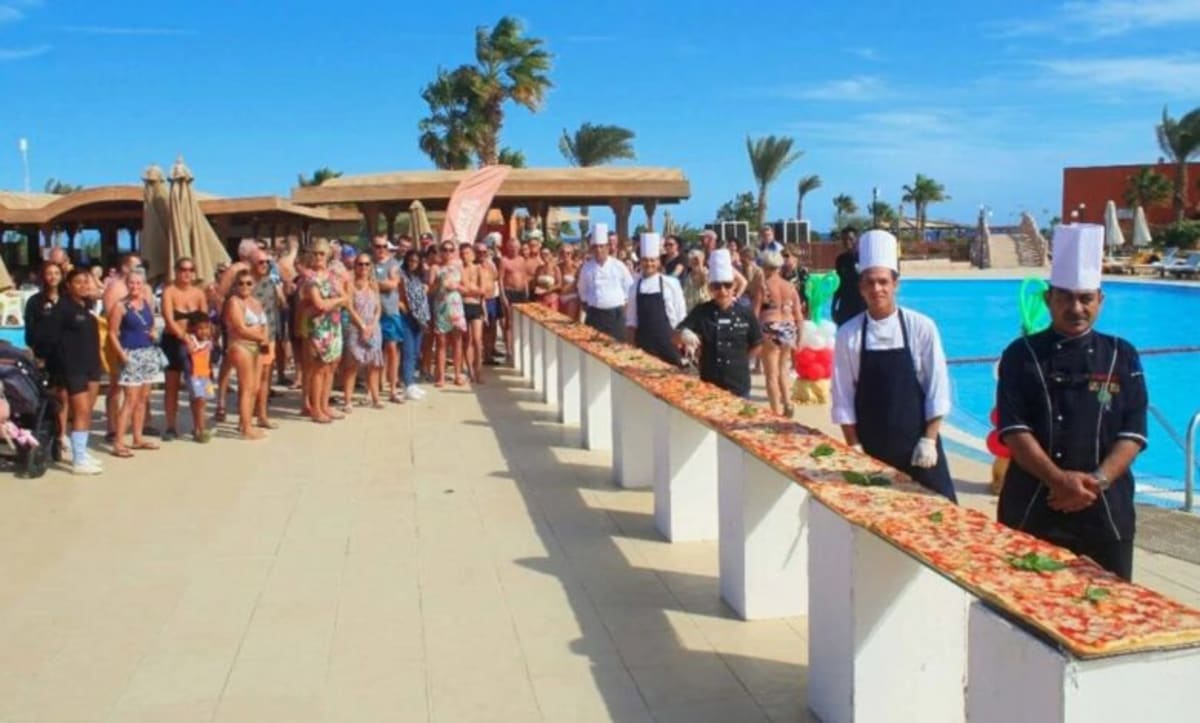 Egypt's Red Sea Resorts Turn Pizza Into Tourist Attraction - Image 2