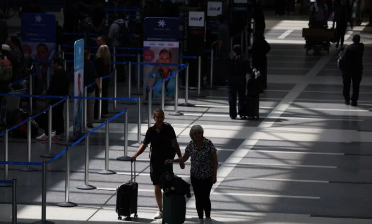 Judge Strikes Down Trump's 75-Country Visa Ban - Image 2