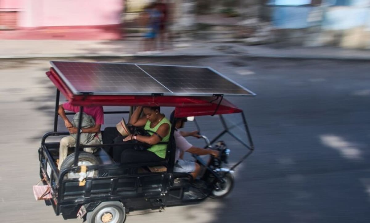 Cubans Power Through Blackouts with Solar and Ingenuity - Image 2
