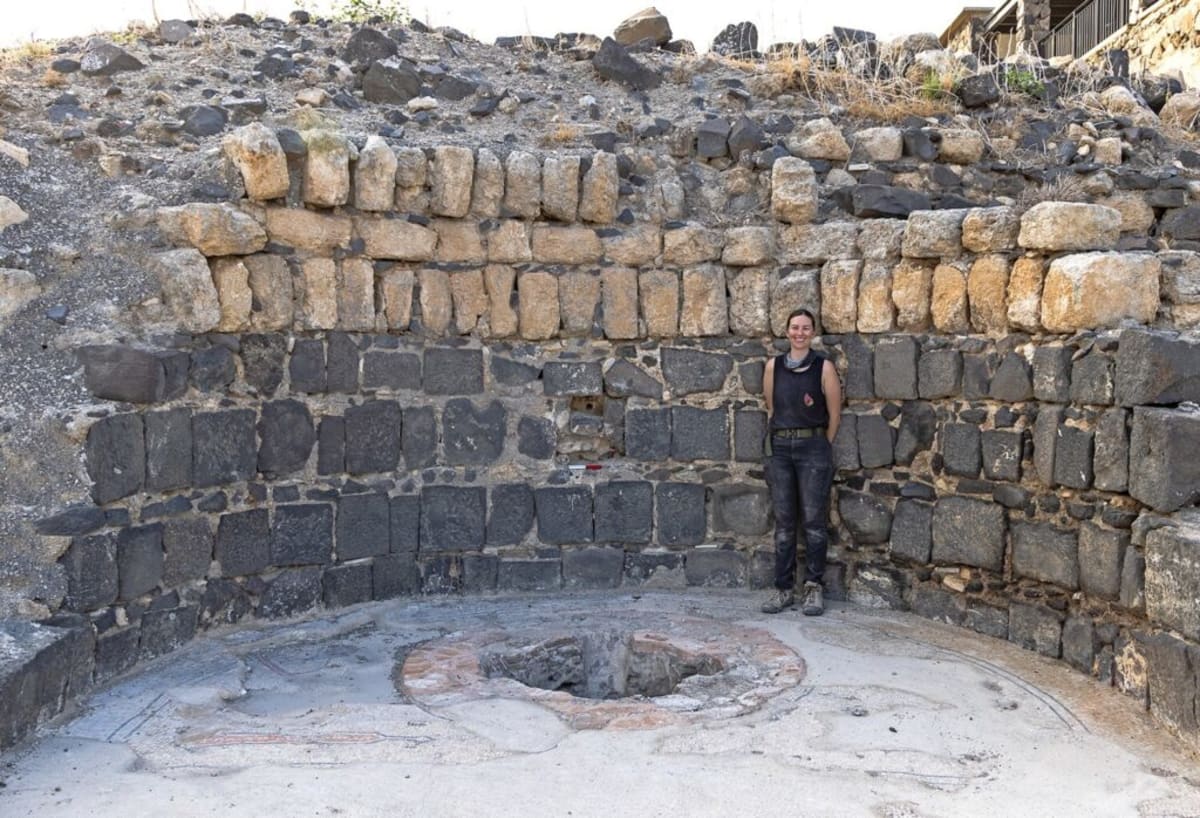 Archaeologists Find 1,300-Year-Old Baptism Halls at Hippos - Image 4