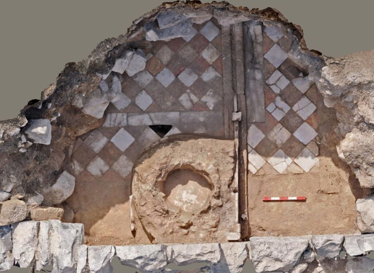 Archaeologists Find 1,300-Year-Old Baptism Halls at Hippos - Image 5