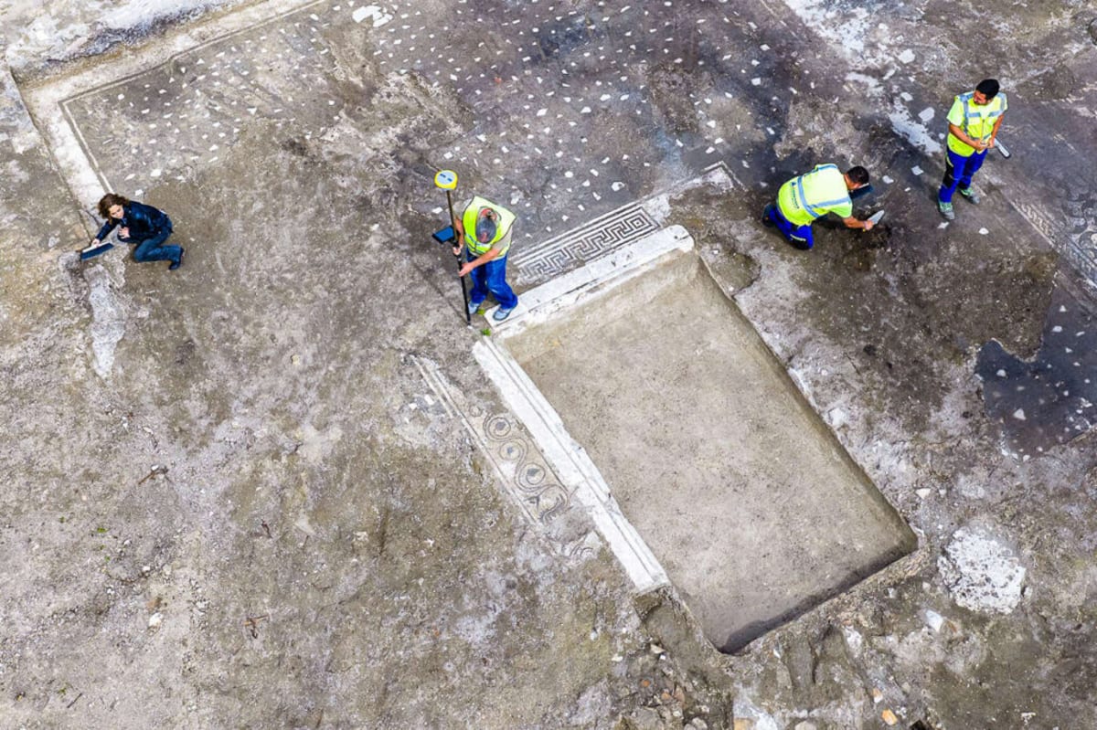 Illegal Dig Uncovers Roman Emperor's Lost Villa Near Rome - Image 4