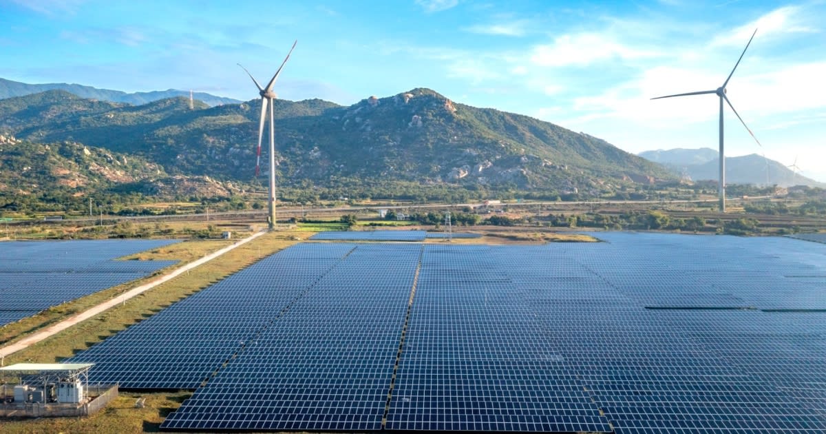 Asia Powers 46% of World's Renewable Energy in 2024