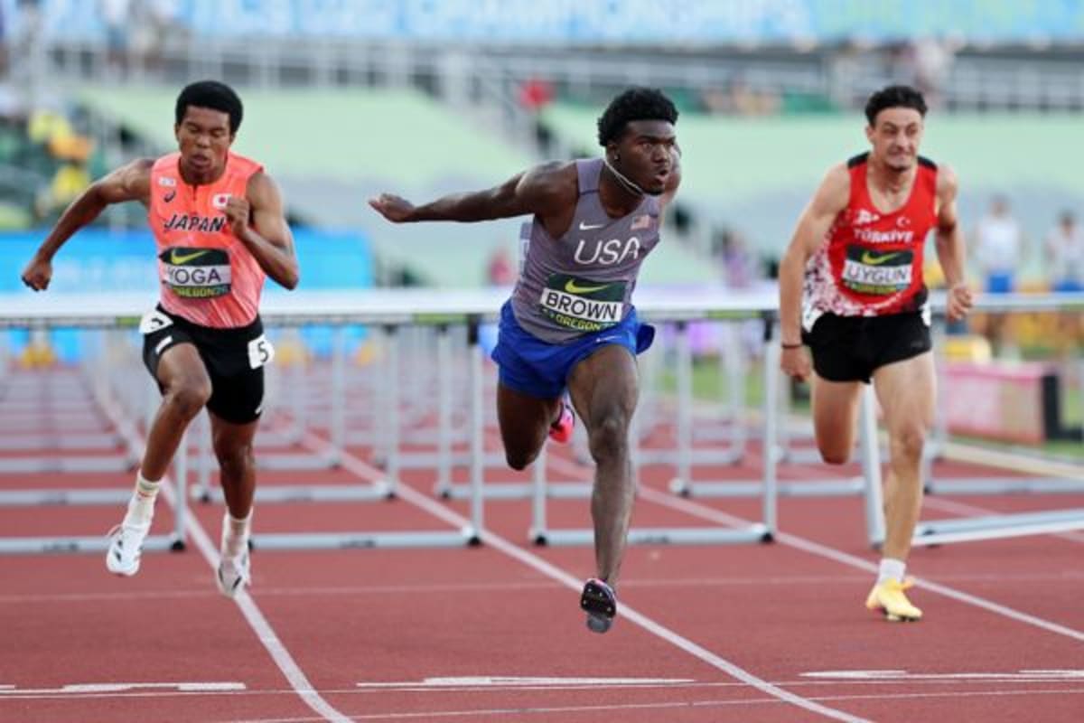 Teen Hurdler Le'Ezra Brown Ties World U20 Record in Oregon