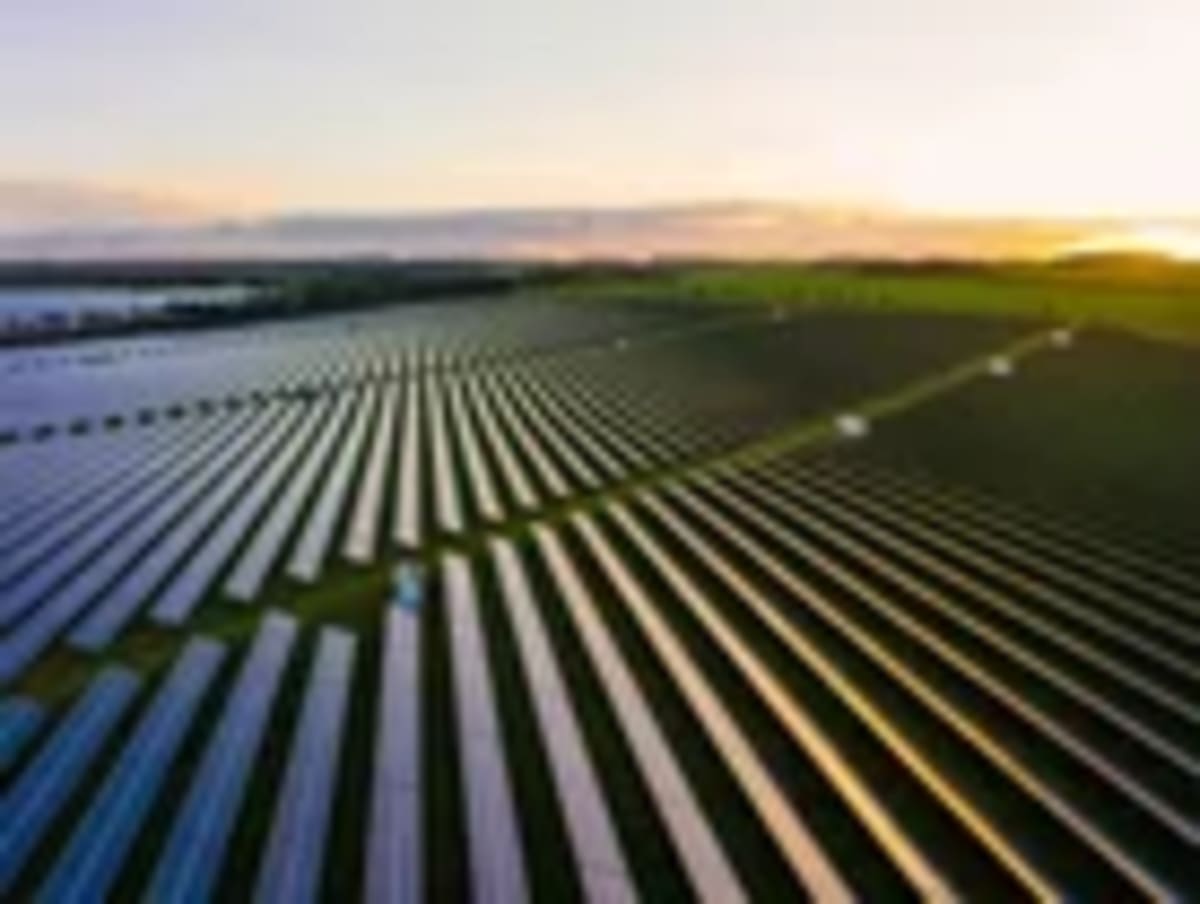 UK Solar Smashes Records as 800MW Farm Gets Green Light - Image 2