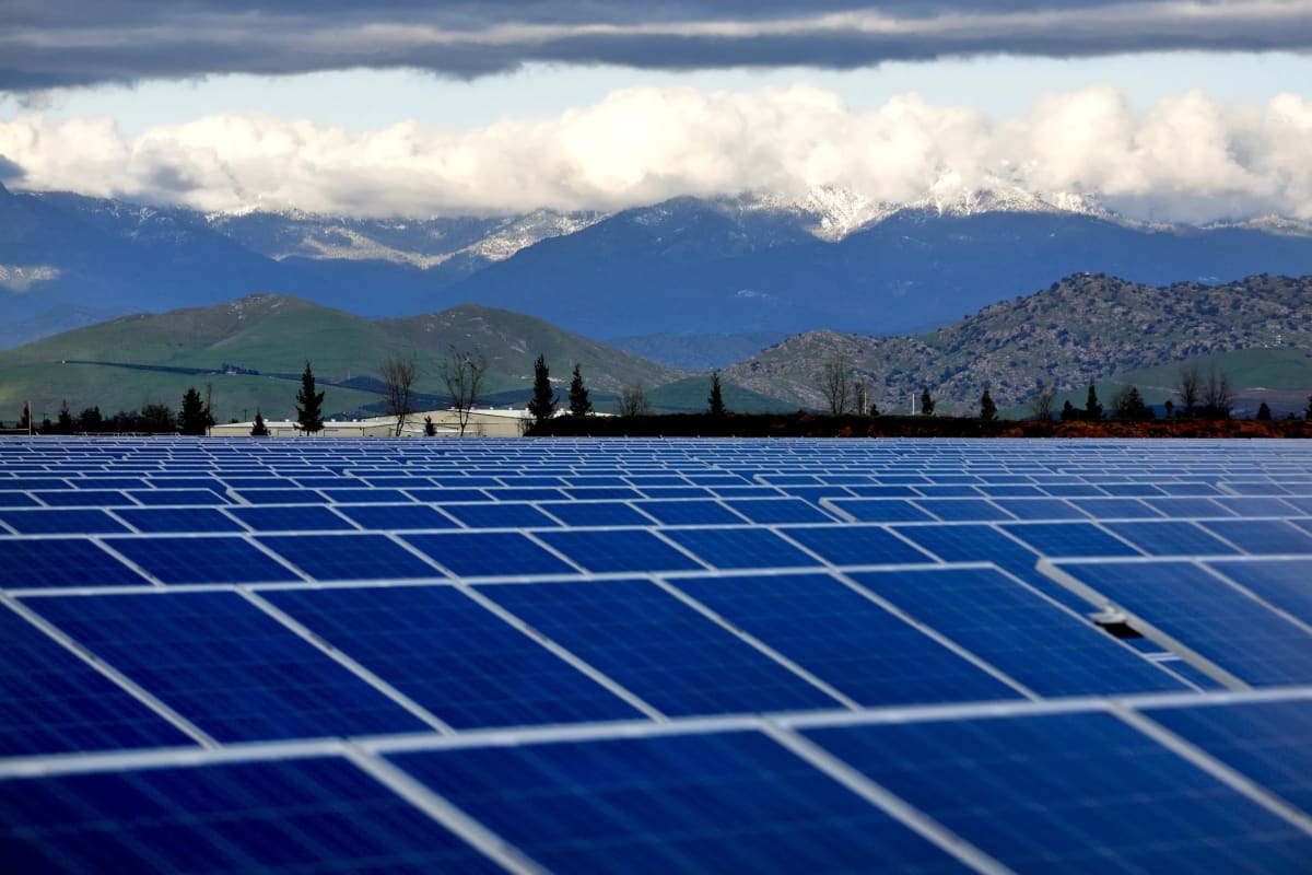 States Rush Clean Energy Projects to Save Billions - Image 3