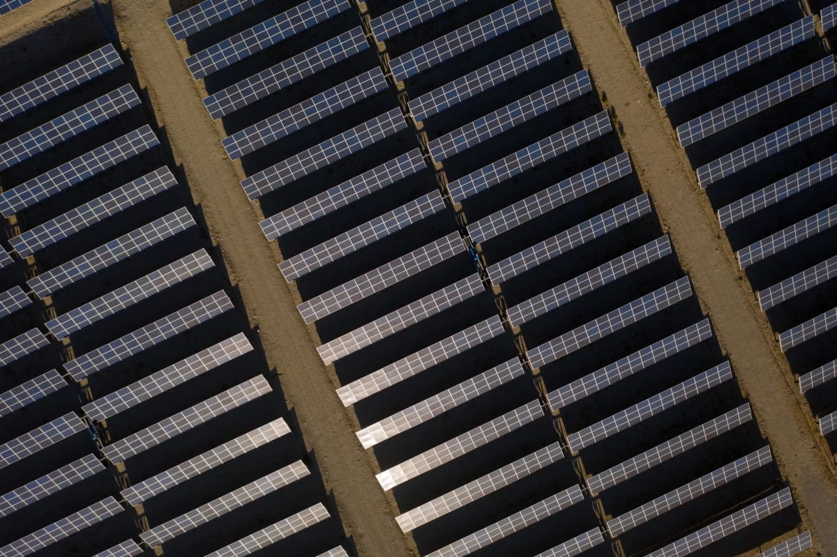 Solar Firm Secures $3.5B Despite Policy Headwinds - Image 2