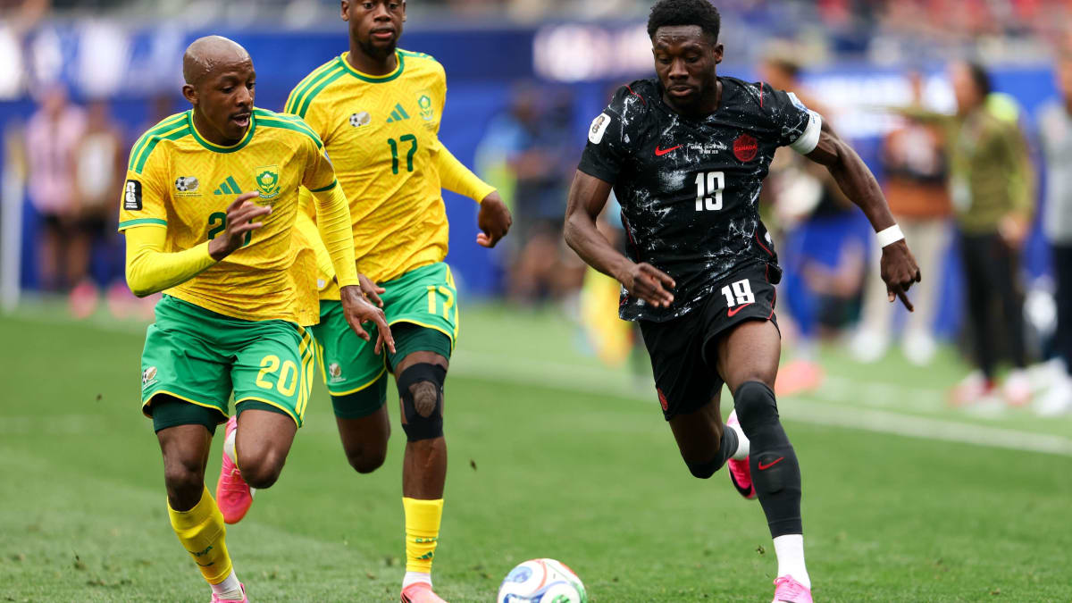 South Africa Reaches First World Cup Knockout Round - Image 5