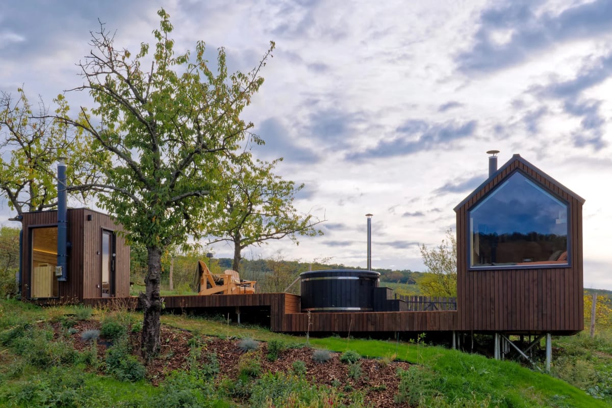 Tiny 215-sq-ft House Includes Hot Tub and Sauna - Image 4